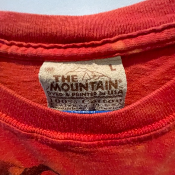Vintage 2001 The Mountain Two Dragons Fighting Tee sz LG - Picture 3 of 3